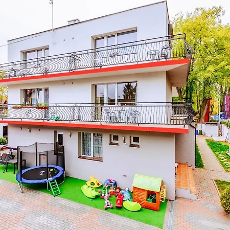 Ow Champion Tuz Przy Plazy - Sniadanie W Cenie Pobytu Resort Władysławowo
